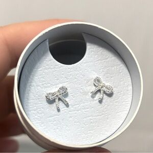 Hillberg & Berk Silver Bow Earrings